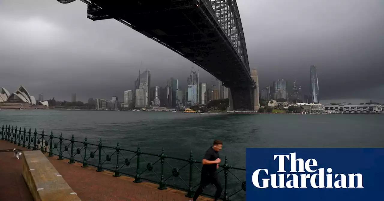 La Niña weather pattern keeps temperatures in Australia down but 2021 still hotter than average