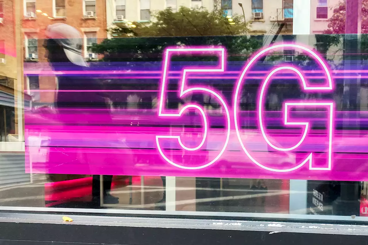 AT&T, Verizon Reject U.S. Request To Delay 5G Wireless Plans