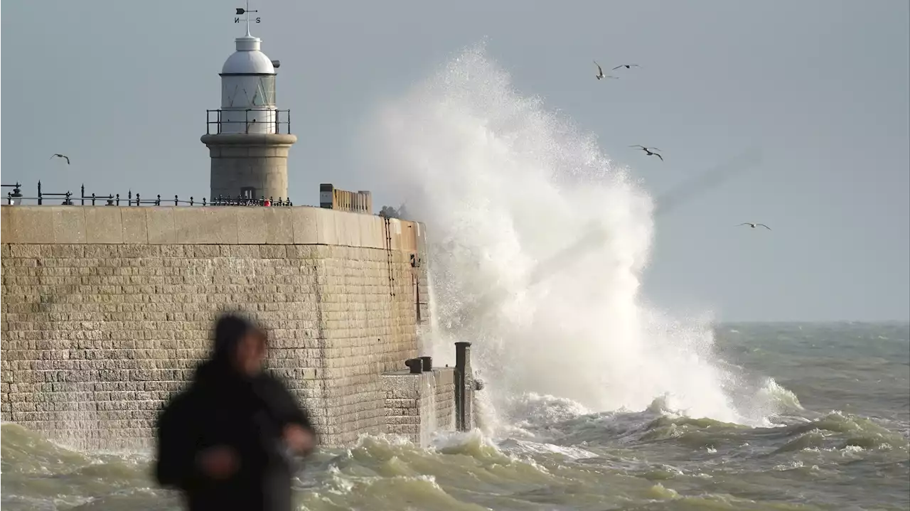 Thunderstorms replace record-breaking mild new year weather | ITV News