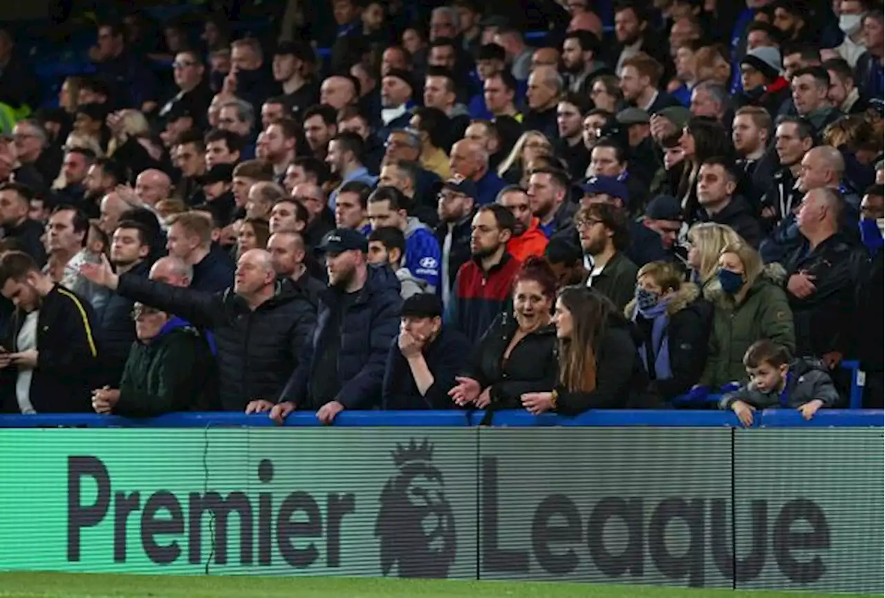 Tribun Berdiri Kembali ke Liga Primer Inggris, Perdana di Laga Chelsea vs Liverpool