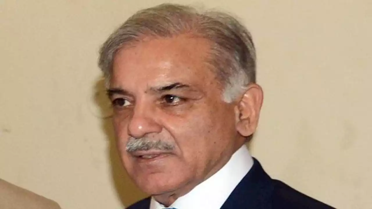 اٹارنی جنرل کی لاہور ہائیکورٹ آمد شہبازشریف کے حلف نامے پر گفتگو