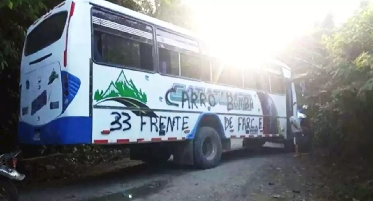 Bus marcado como 'carro bomba' causa pánico en vía de El Tarra, en el Catatumbo - Pulzo