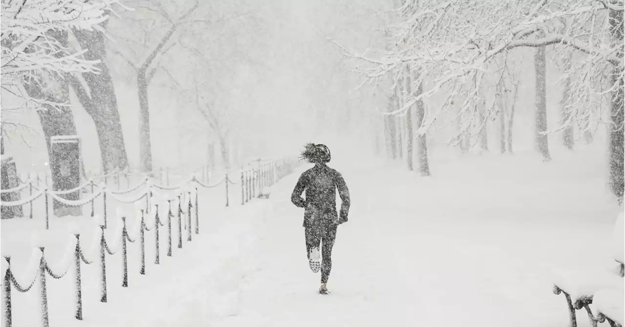 Winter storm dumps snow on U.S. Southeast, mid-Atlantic states