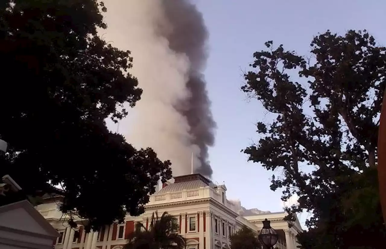 Parliament fire flares up again - SABC News - Breaking news, special reports, world, business, sport coverage of all South African current events. Africa's news leader.