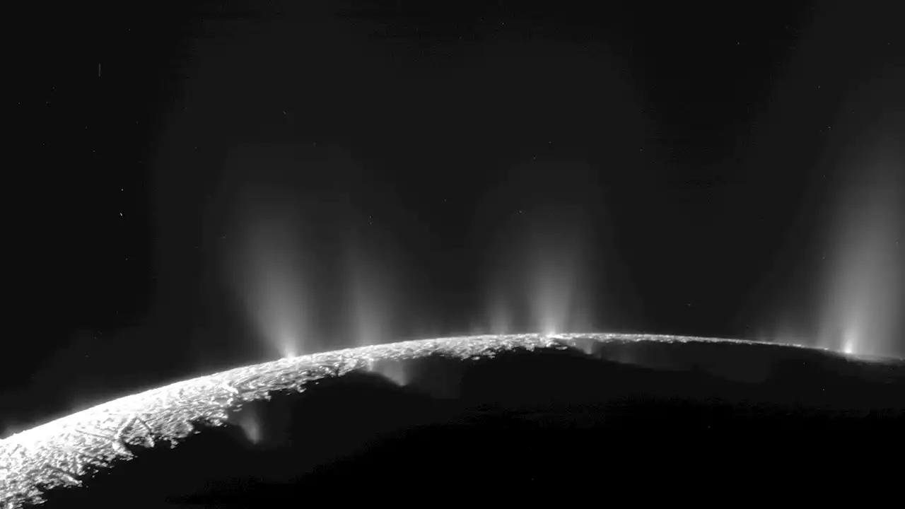 Enceladus’ plumes might not come from an underground ocean