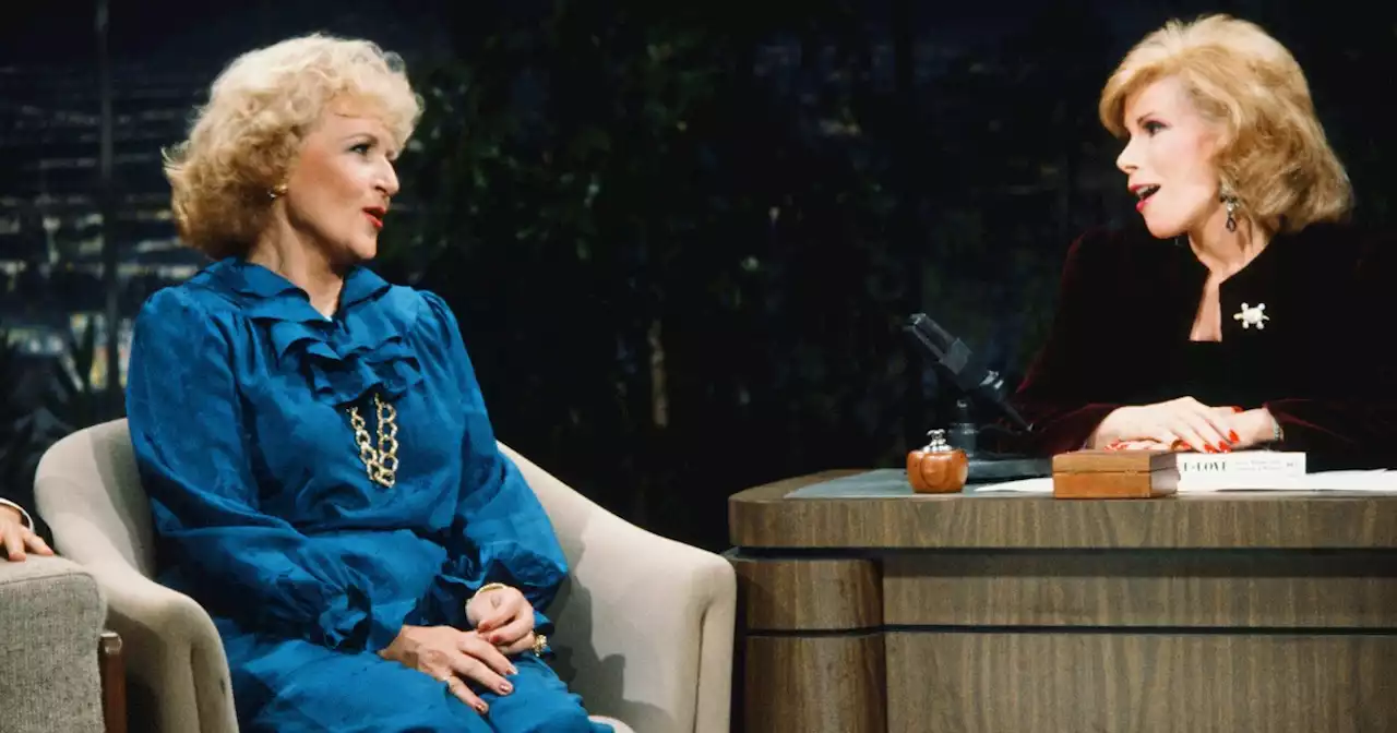 Fans are sharing hysterical clip of Joan Rivers and Betty White ribbing each other