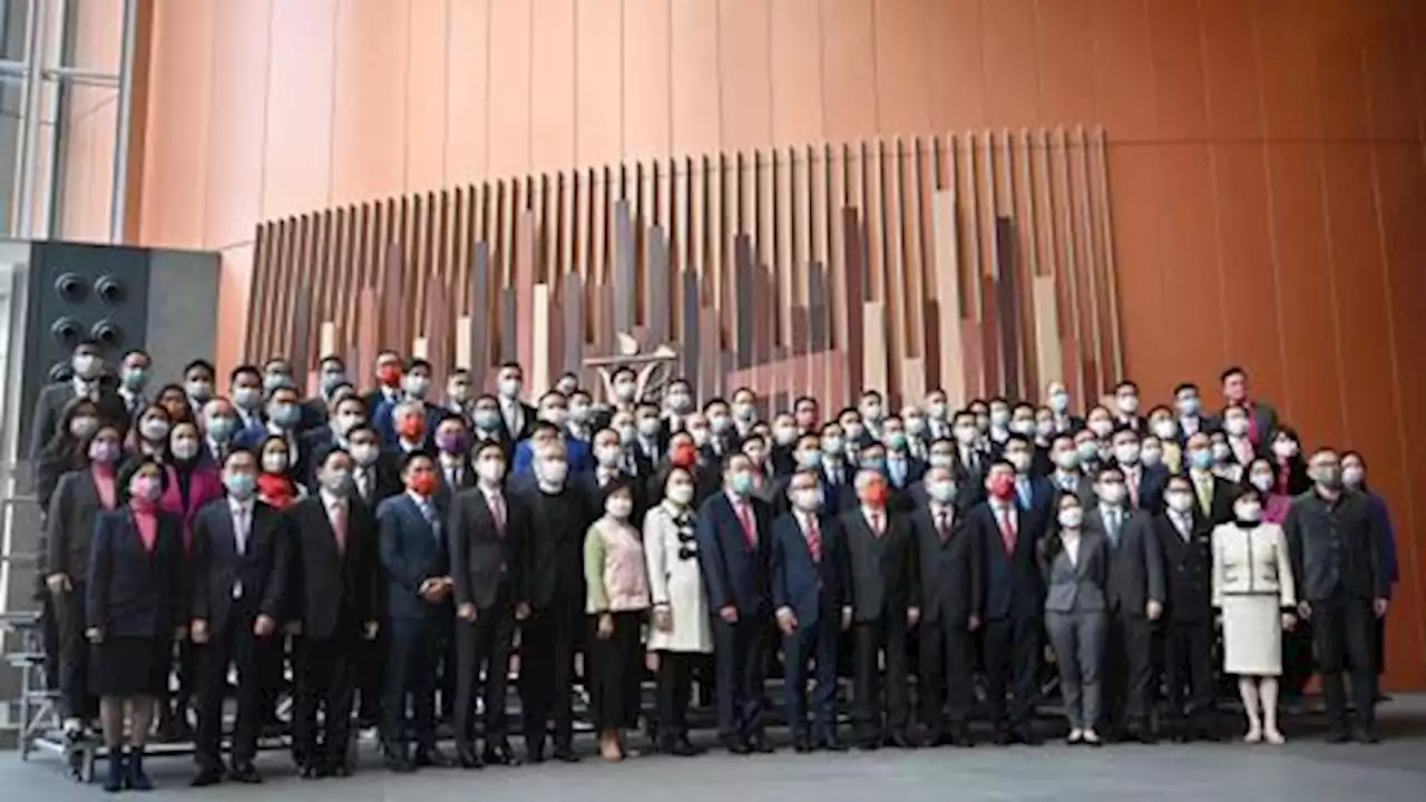 Hong Kong's pro-Beijing lawmakers sworn in