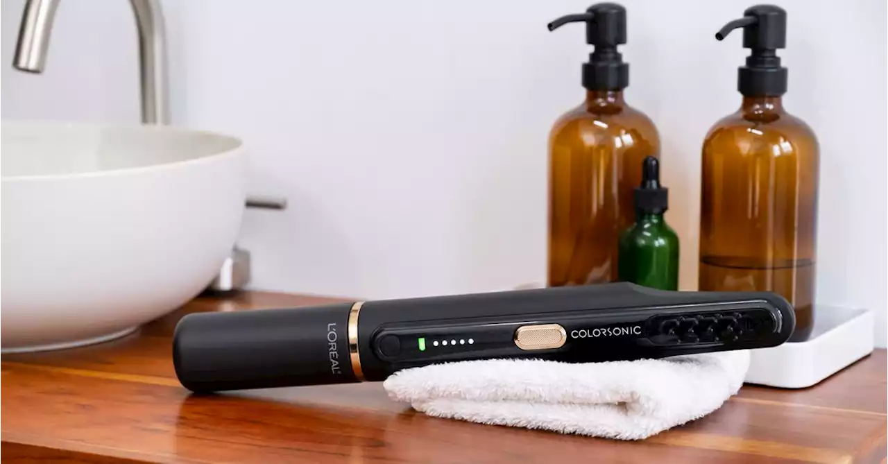 L’Oreal’s newest gadget takes the mess out of coloring your hair