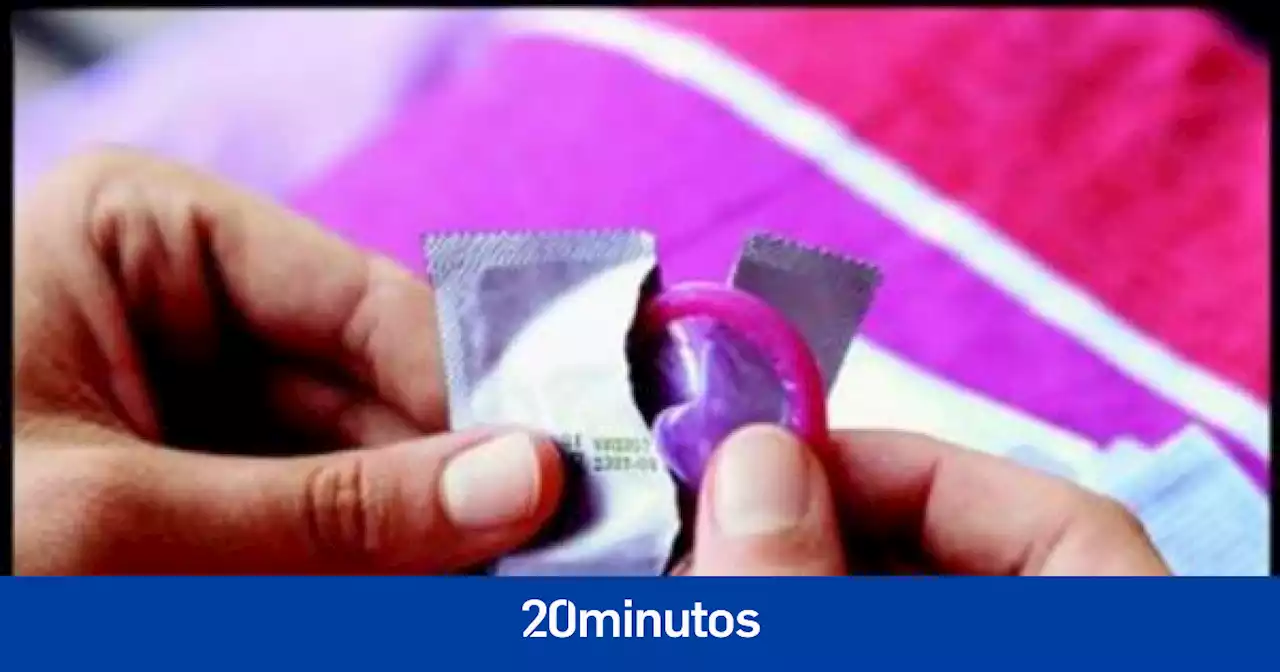 Alertan de una nueva moda de TikTok: pinchar condones en los supermercados