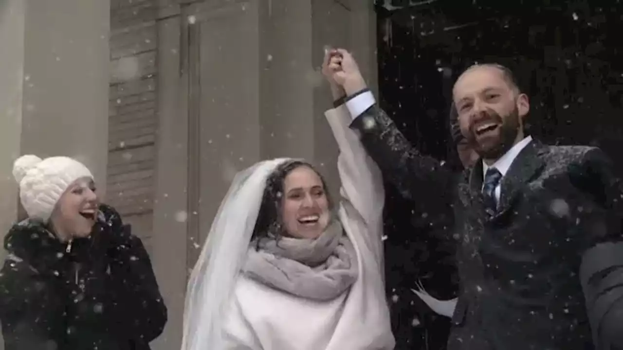 Rhode Island couple gets married during snow storm