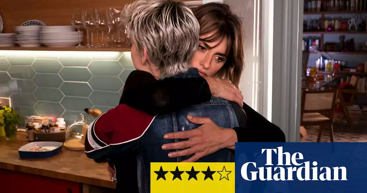 Parallel Mothers review – Penélope Cruz sets the tone in buoyant Almodóvar drama