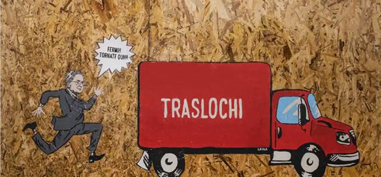 A Roma spunta il murales di Laika sul “trasloco bis”: Mattarella rincorre il furgone appena partito