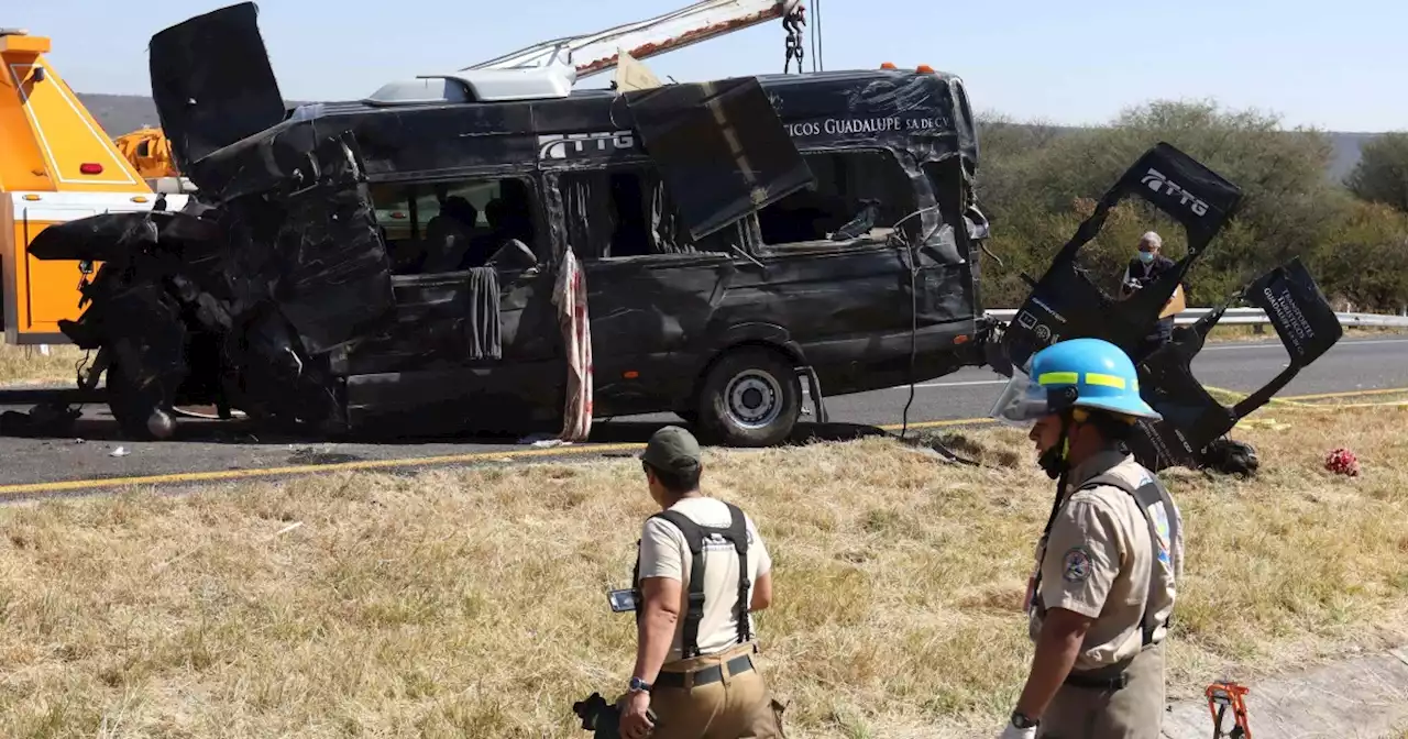 13 killed, 10 injured in accident on Mexico highway