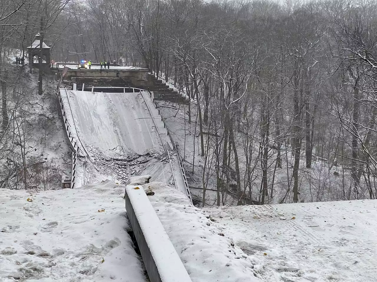 Pittsburgh officials picking through rubble of what was once called one of ‘country’s best new bridges’