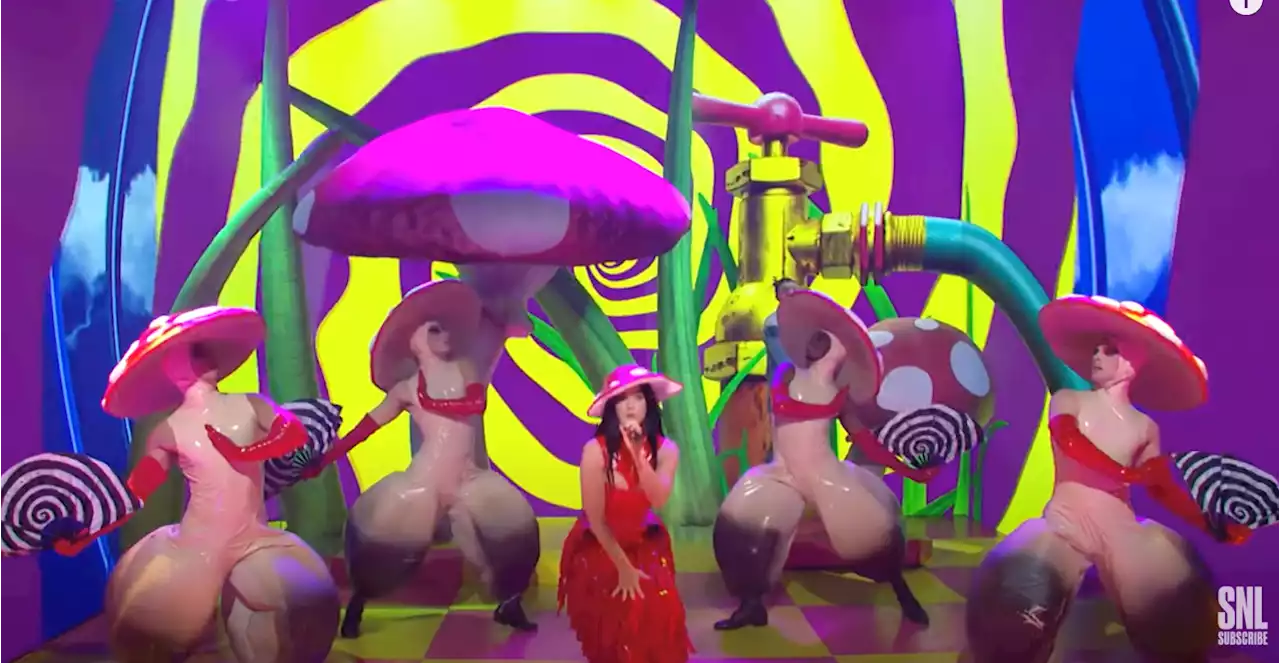 'SNL': Watch Katy Perry Dance With Penis Toadstools