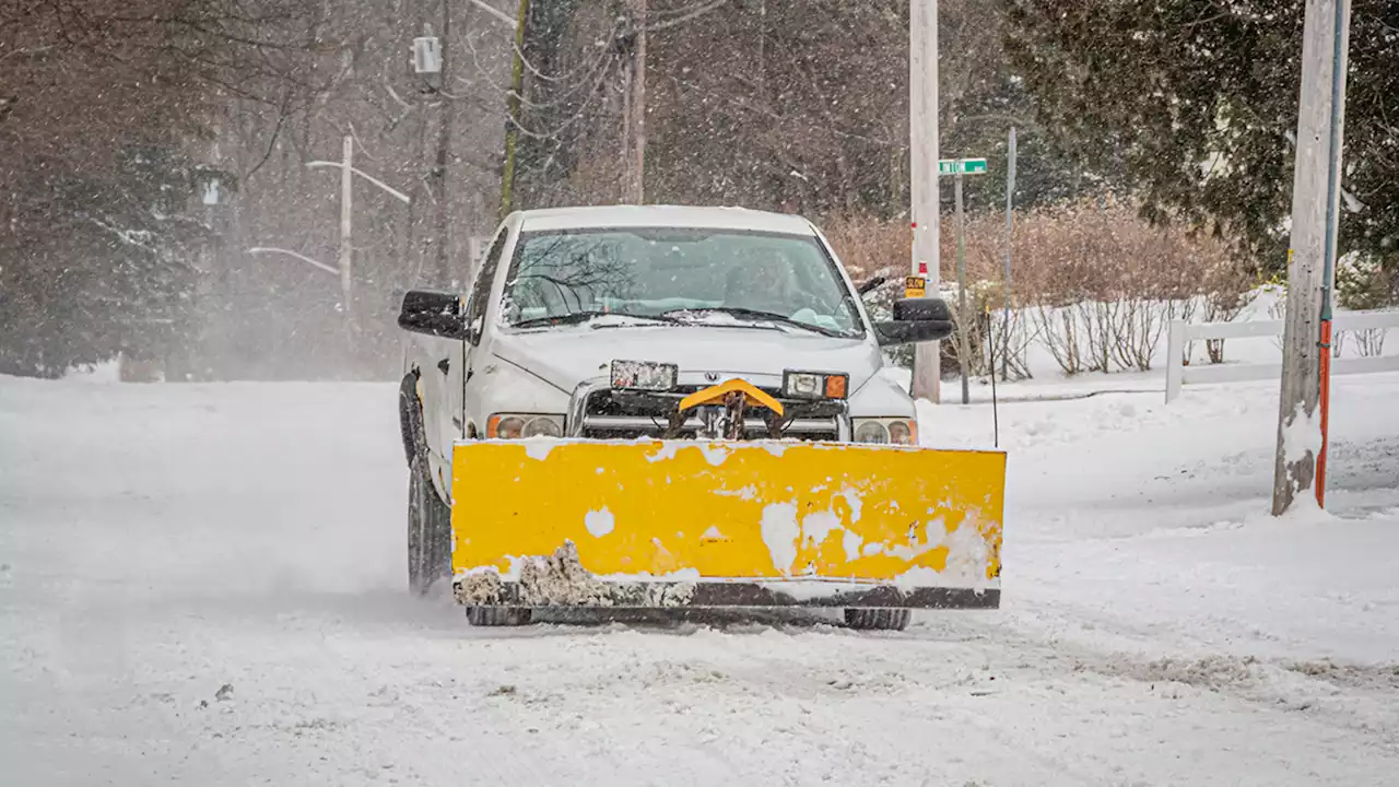 Man drowns, dies after falling in swimming pool while shoveling snow during blizzard in New York