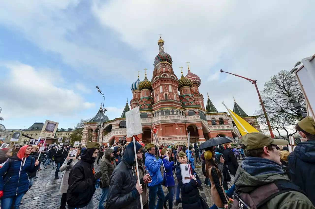 Почему дети не знают советских героев?