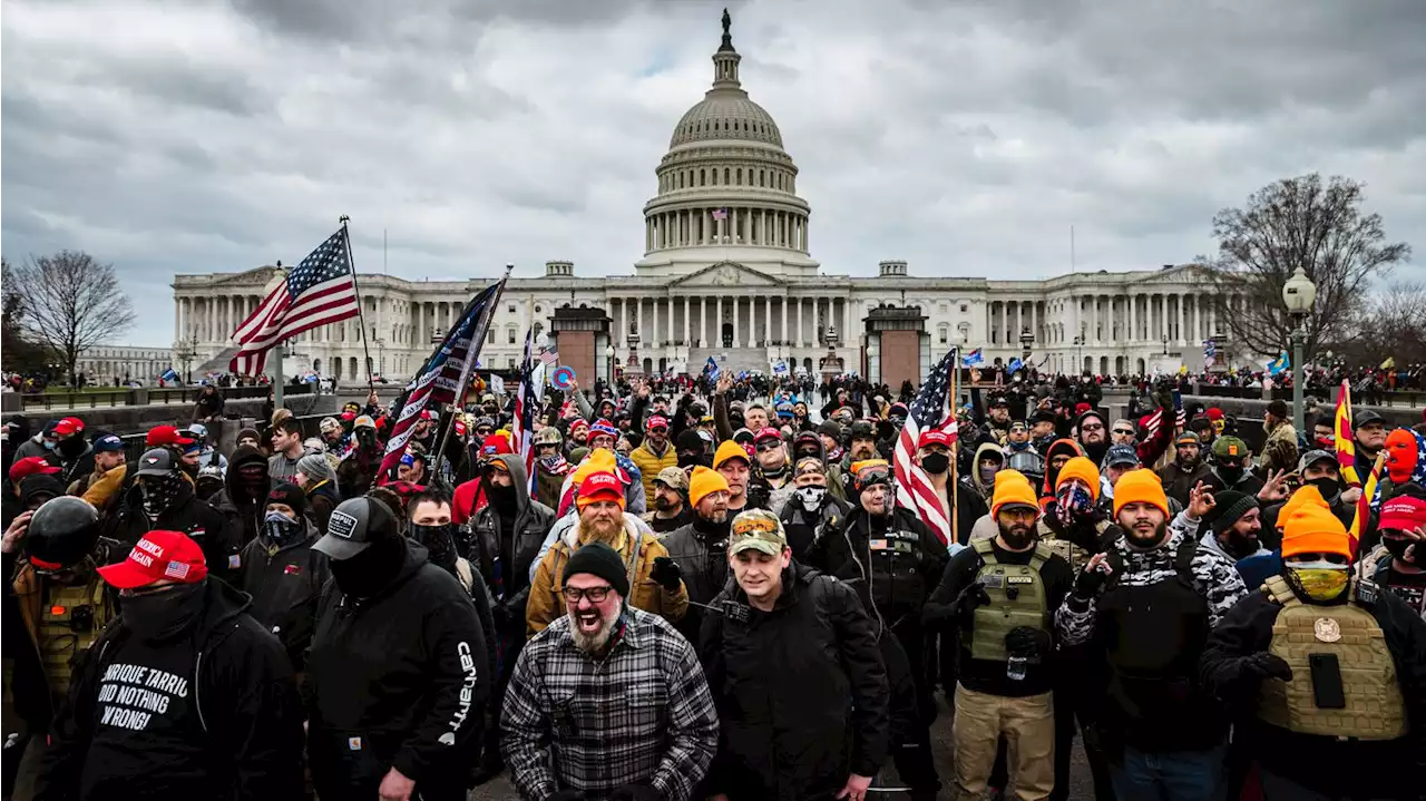 Poll: 1 in 10 Americans say violence against government is justifiable 'right now'