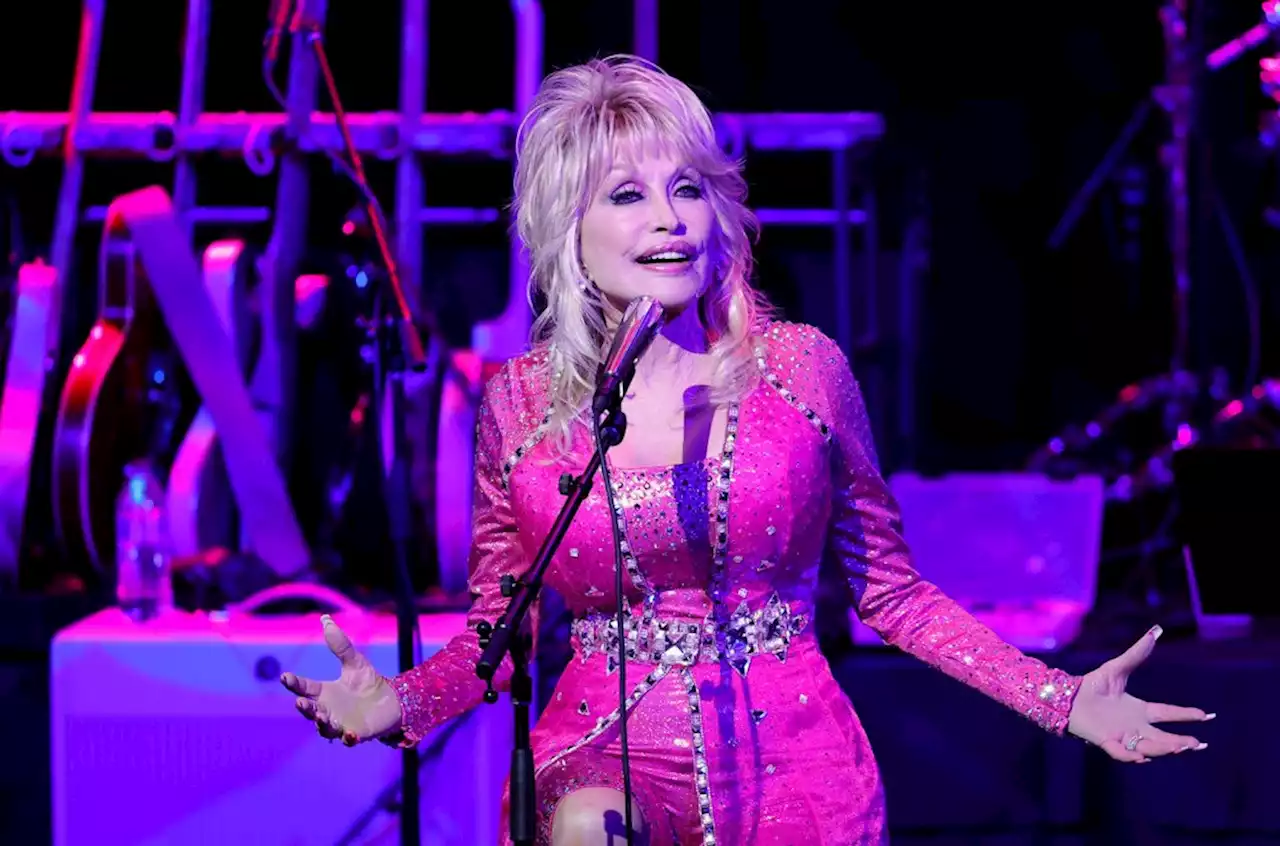 Dolly Parton Says Taylor Swift Is ‘Magnificent’ Following Damon Albarn Feud: ‘She Knows Who She Is’