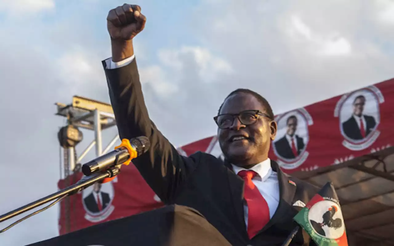 Malawi swears in new govt after sackings over graft