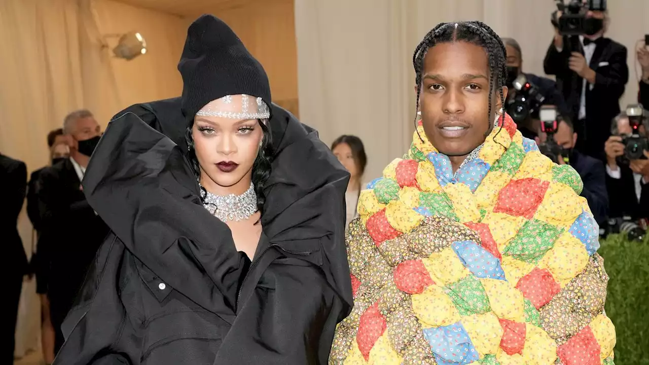 Rihanna Is Pregnant And Showed Off Her Baby Bump With A$AP Rocky