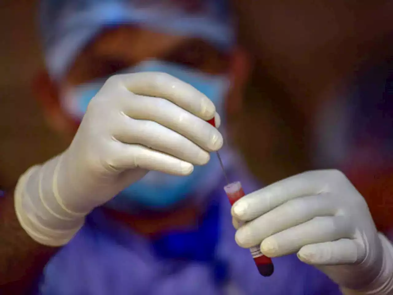 Coronavirus News LIVE : मुंबई में घट रहा कोरोना का ग्राफ, एक दिन में 960 नए केस, 11 लोगों की मौत