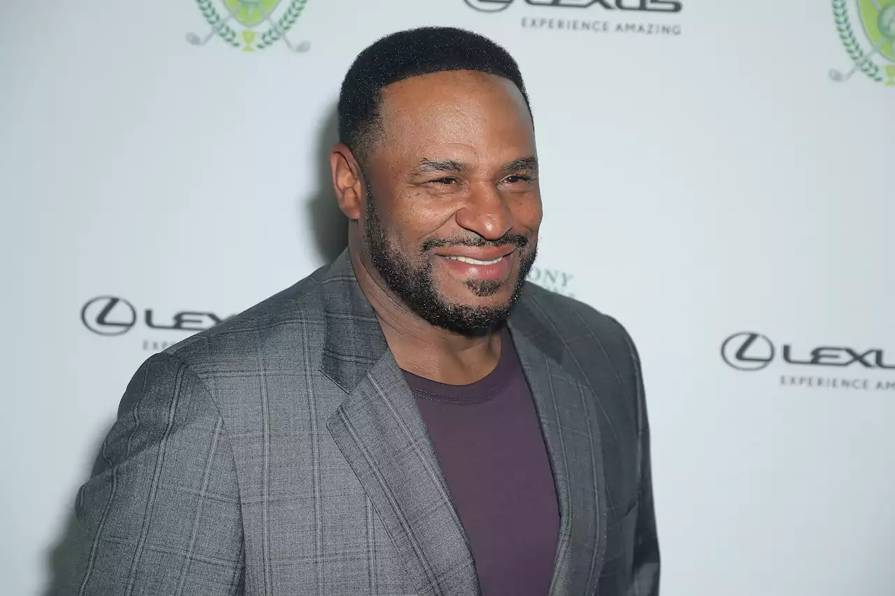 Former NFL Star Jerome Bettis Returns to Notre Dame 30 Years Later to Get His Degree