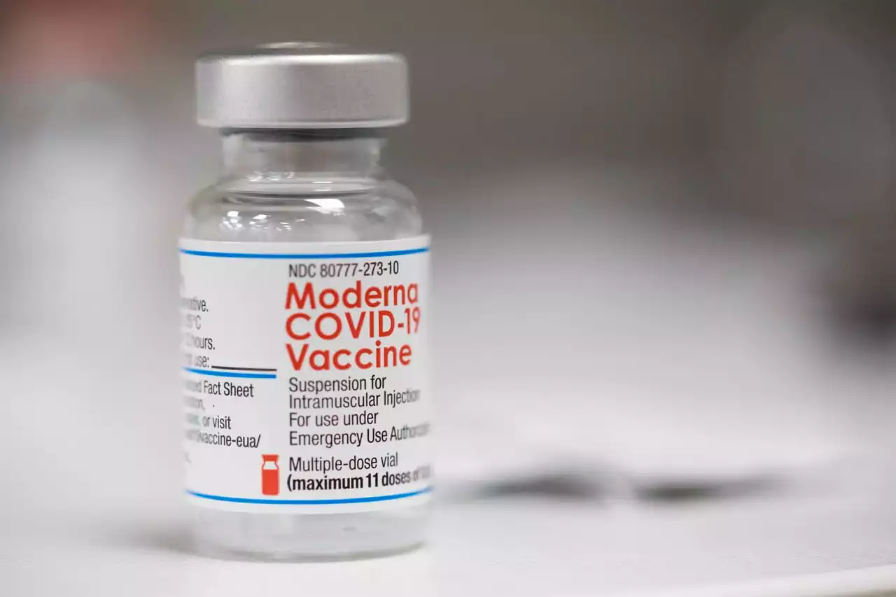 Moderna COVID vaccine gets full FDA approval