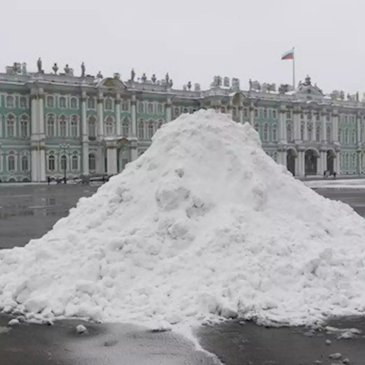 В Петербурге назначили штрафы на 60 млн рублей за ненадлежащую уборку снега и наледи