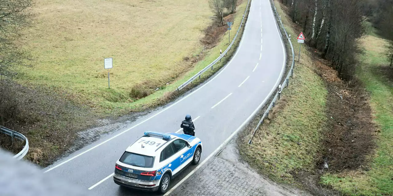 Schüsse auf zwei Polizeibeamte: Tatverdächtige festgenommen