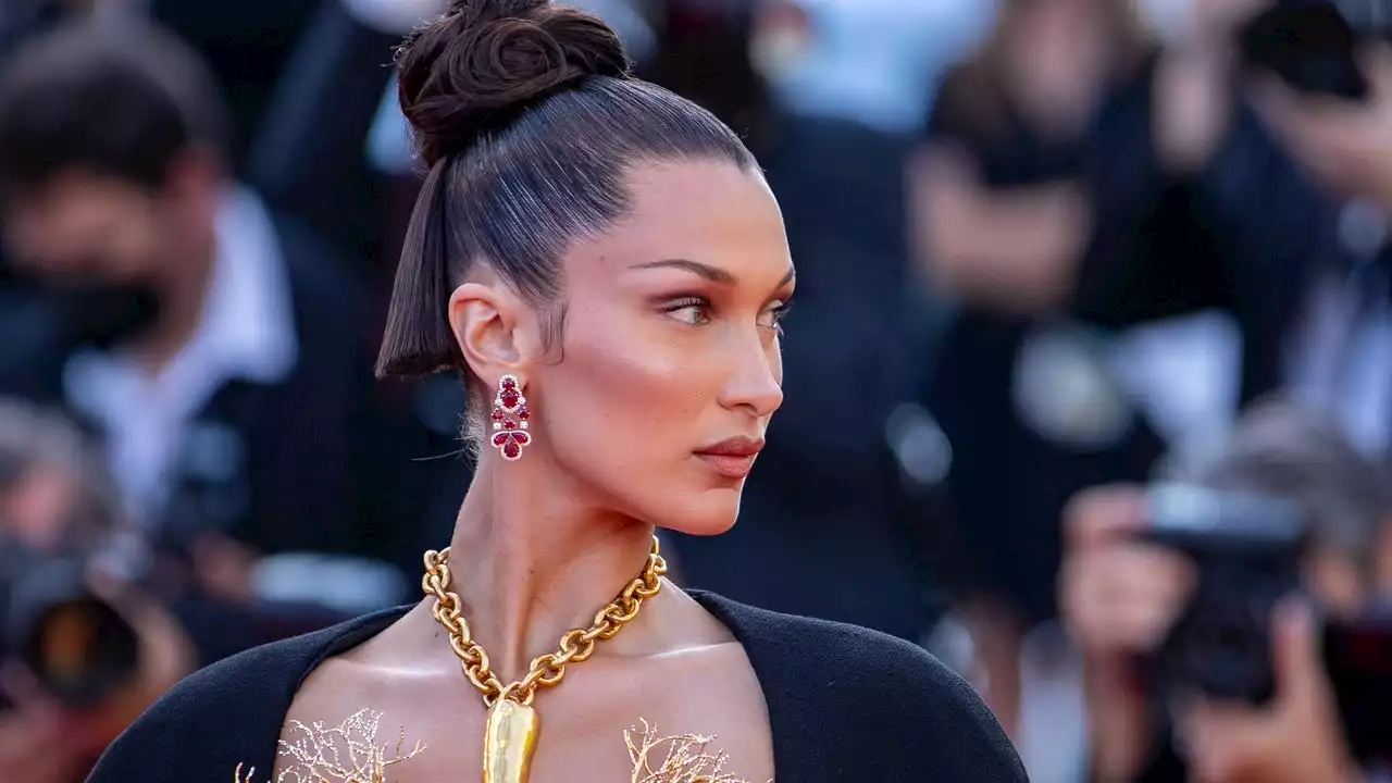 TikTok’s Viral “Jaw Highlight” Trick Is Inspired by Bella Hadid