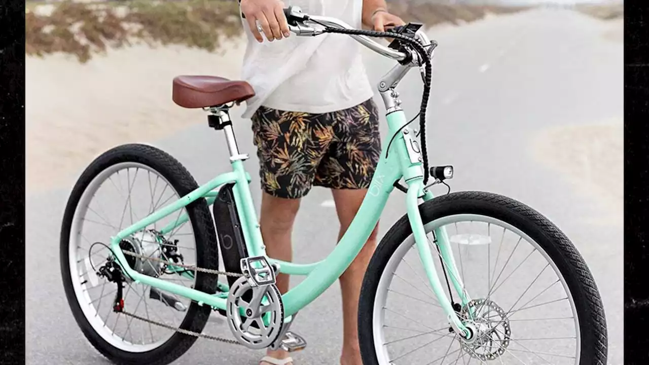 This Classic Beach Cruiser Packs An Electric Kick