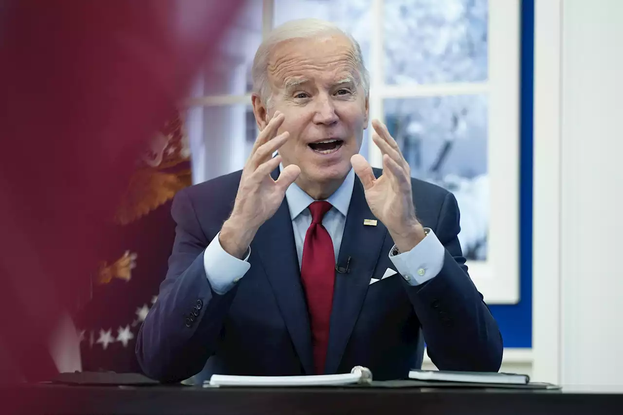 Biden urges concern, not alarm as omicron rises | AP News