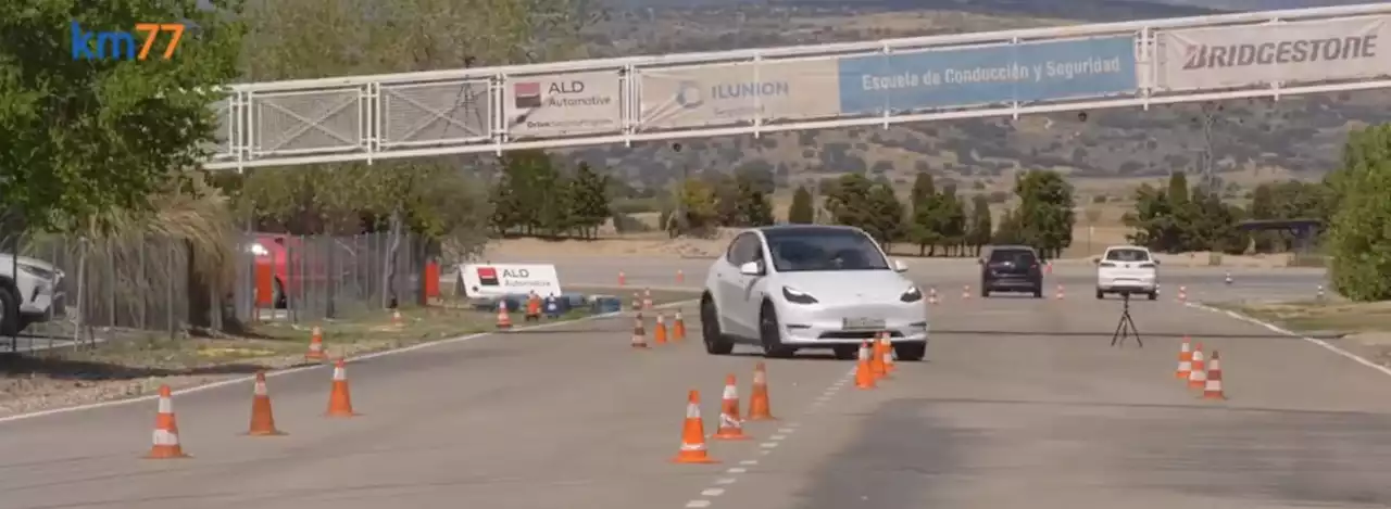 Tesla Model Y vs. Toyota RAV4 Moose Test Demonstrates Model Y's Greater Safety