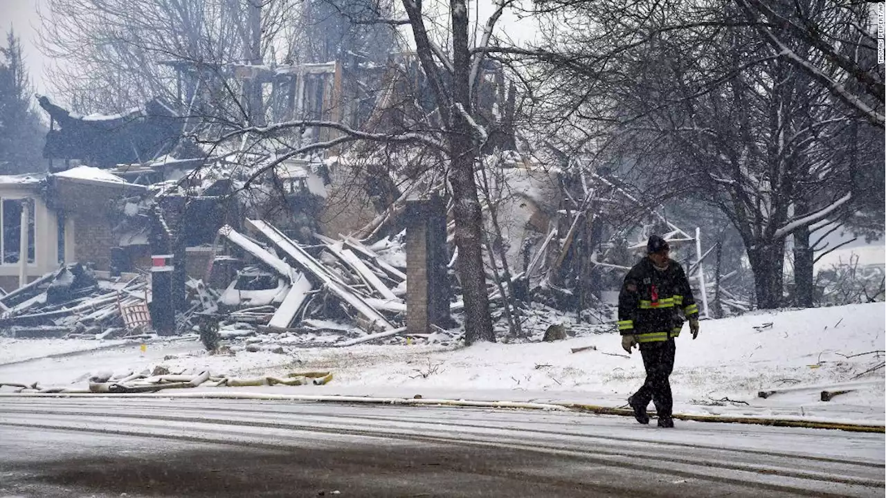 Sheriff says work to find 2 missing people after destructive Colorado wildfire is hard given the heat and debris