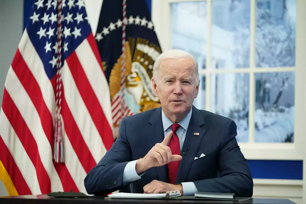 Biden advierte que 'las próximas semanas serán complejas' por ómicron