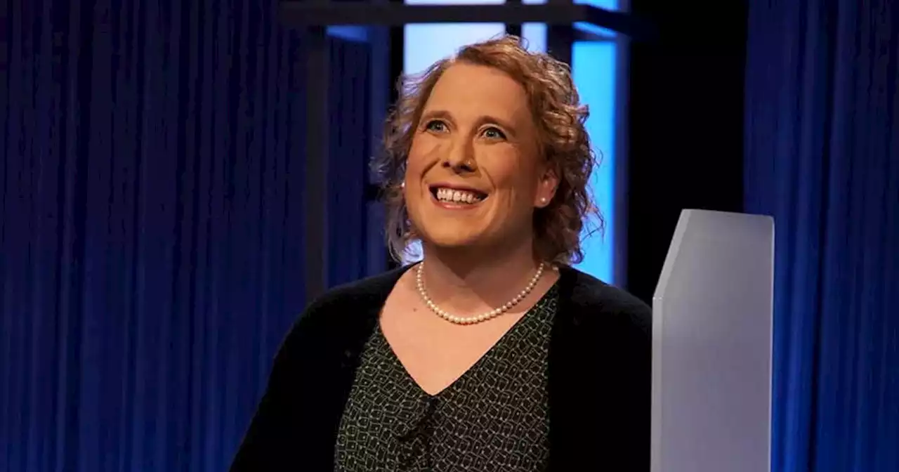 'Jeopardy!' champion responds to transphobic Twitter trolls