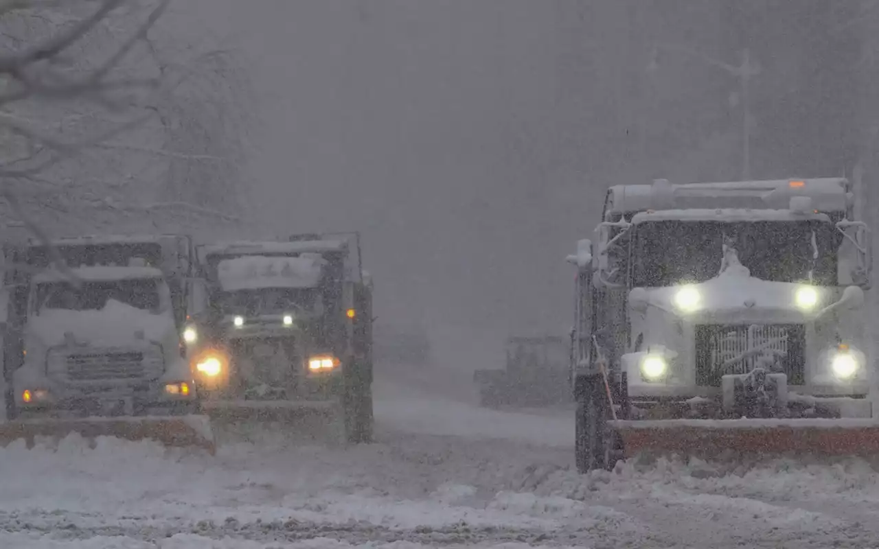 Heavy snow leaves drivers stuck on I-95 for up to 16 hours