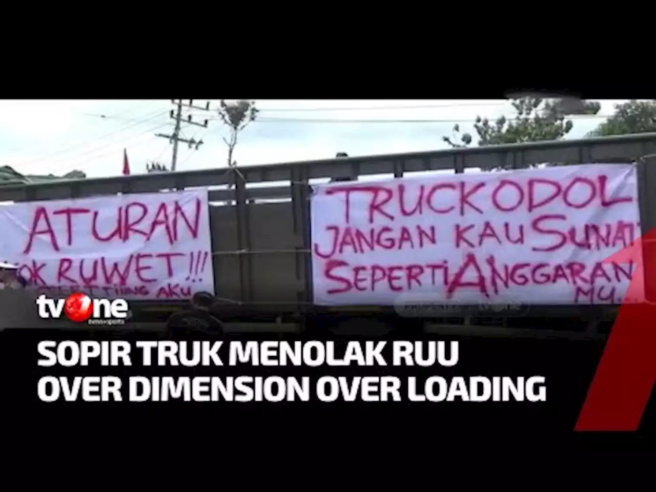 Sopir Truk Blokade Pelabuhan ASDP Ketapang Banyuwangi - tvOne