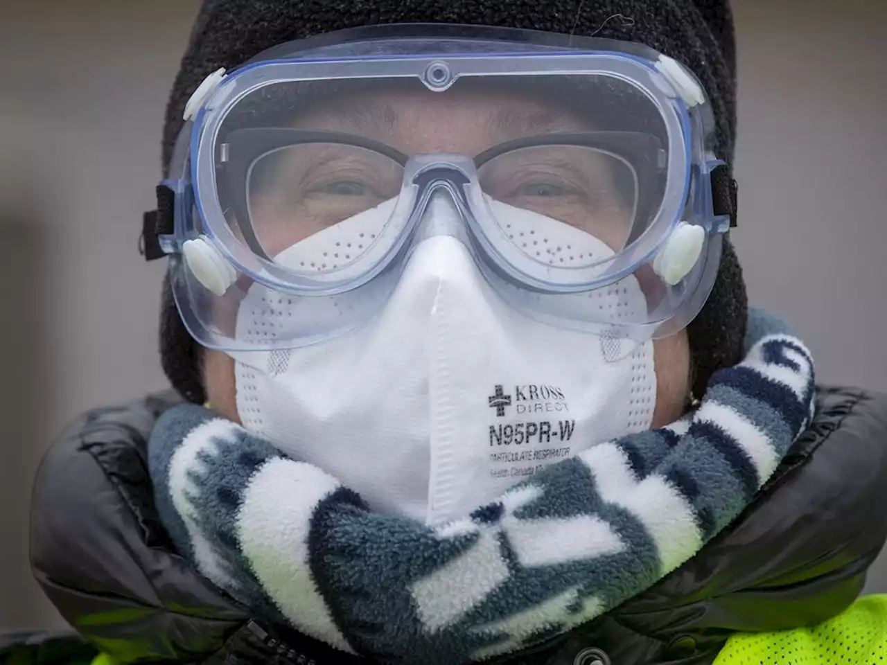 COVID-19: Calls grow for people to switch to N95 masks in B.C.