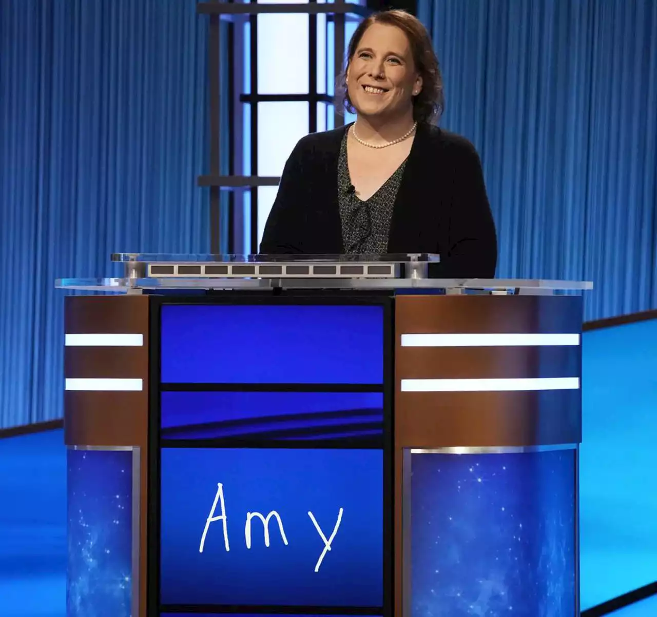 ‘Jeopardy!’ star Amy Schneider gets robbed at gunpoint