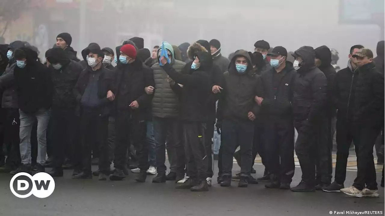 Комментарий: Протесты в Казахстане снизили опасность войны в Украине | DW | 05.01.2022