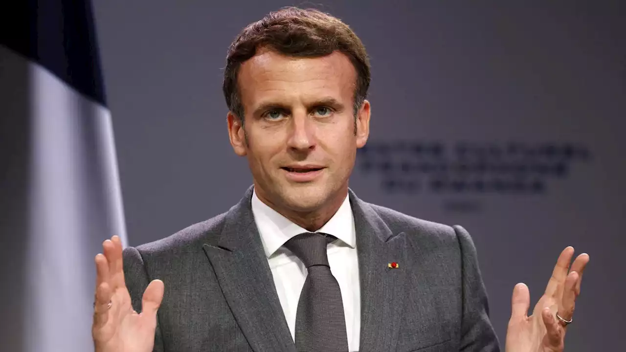 France's Macron Vows To 'Piss Off' Unvaccinated With New Restrictions