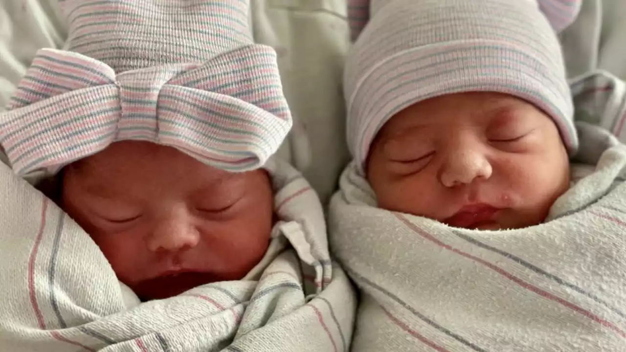 1 in 2 million: Twins born 15 minutes apart in different years | IMAGE.ie