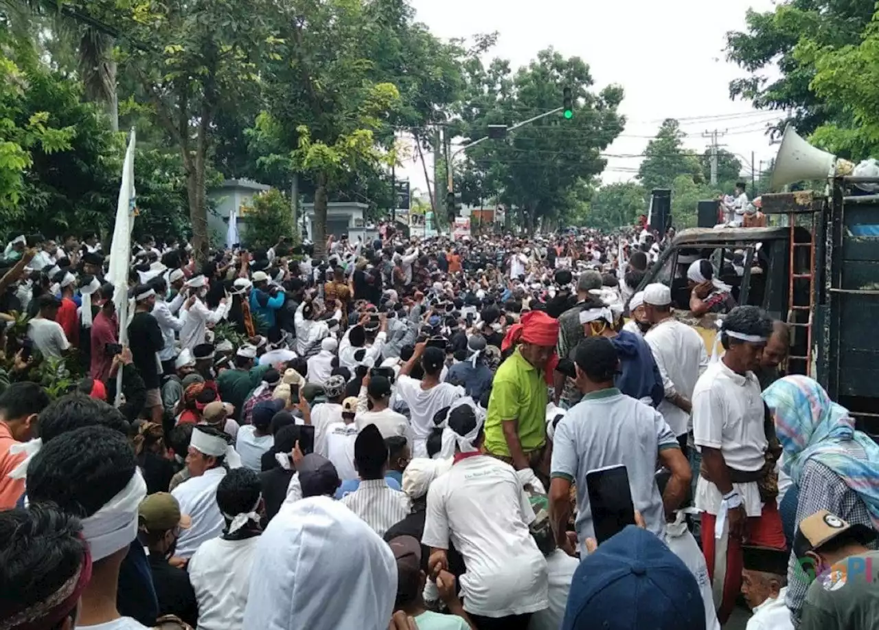 Sakit Hati Dengar Ceramah Ustaz Mizan Qudsiah, Puluhan Ribu Warga Lotim Turun ke Jalan