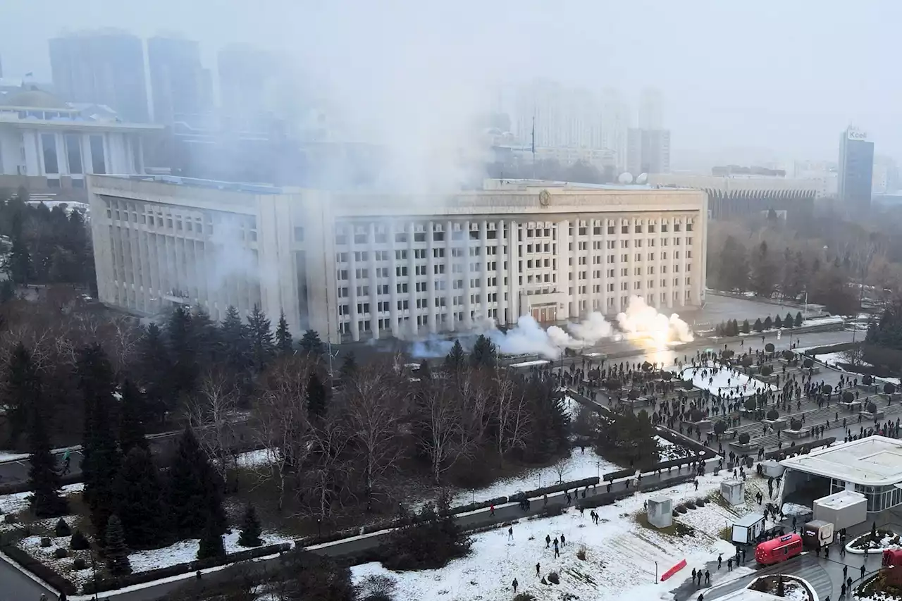 Protests Escalate in Kazakhstan; President's Home Set Ablaze