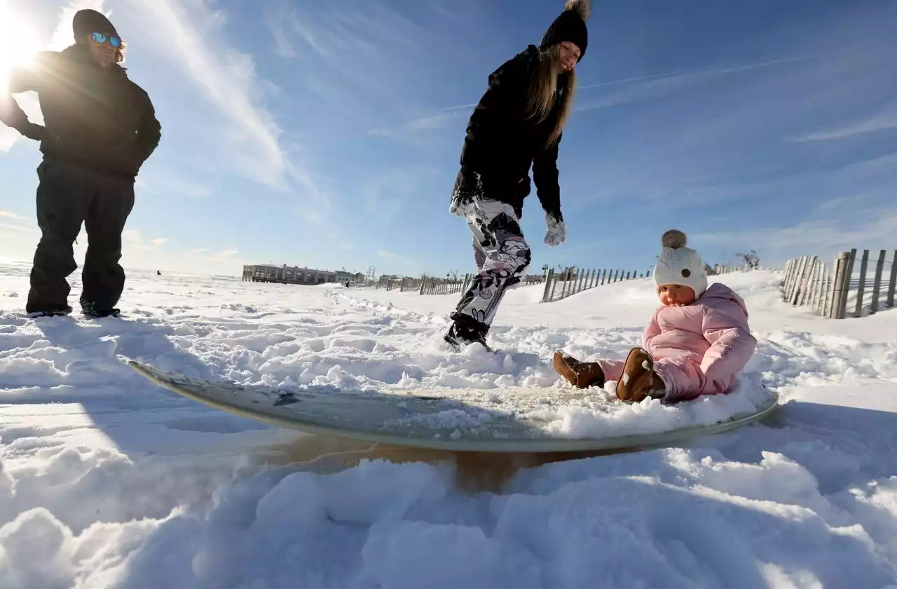 The Jersey Shore is blanketed in snow, and beachgoers are loving it (PHOTOS)