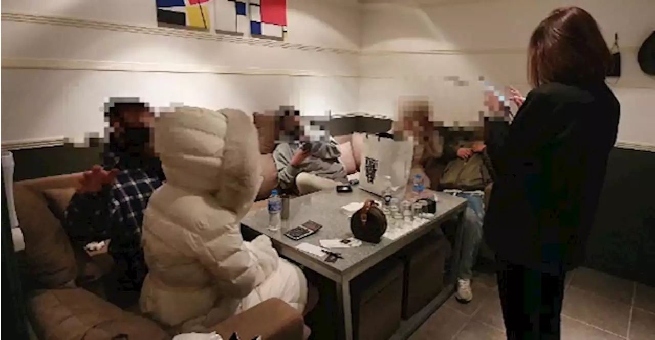 '추적될까 백신도 안 맞아' 유흥업소 단속 중 보이스피싱범 검거