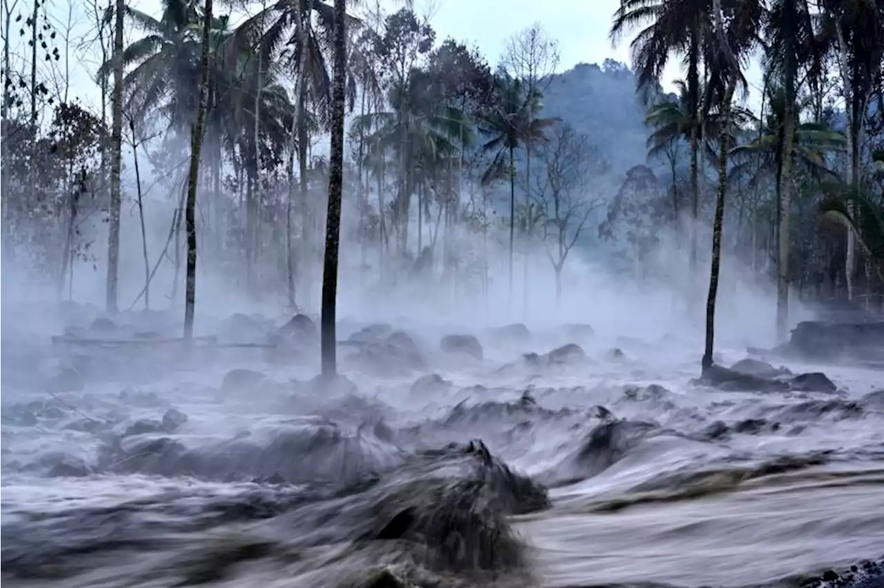 Pagi Ini, Gunung Semeru Dua Kali Erupsi |Republika Online