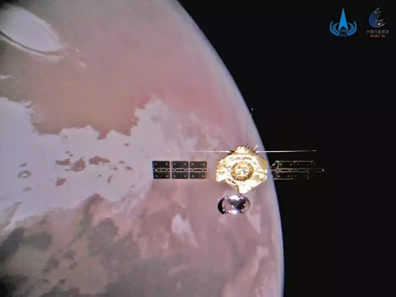 China's Tianwen-1 Spacecraft Took a Selfie Using a Tiny, Secondary Spacecraft - Universe Today